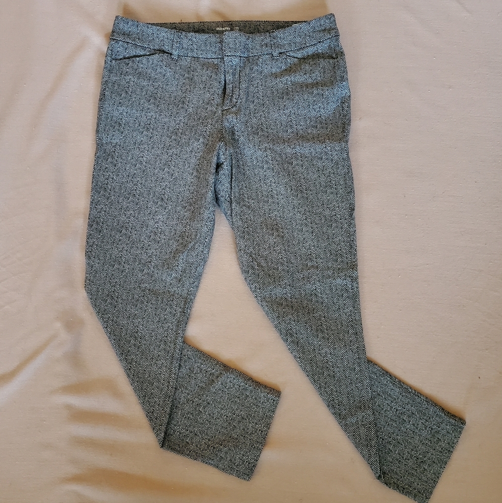 Old Navy, cropped pixie pants, size 10